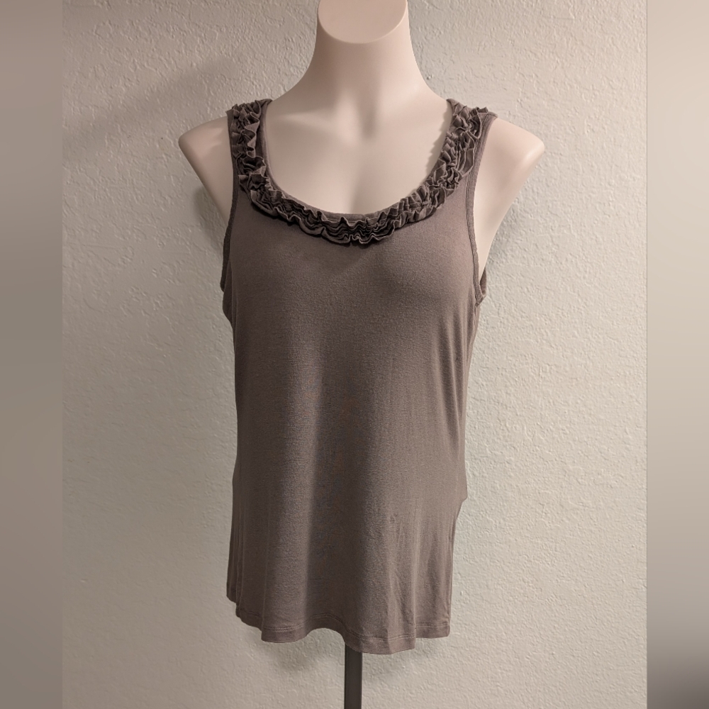 Apostrophe Brown Medium Seeveless Floral Top